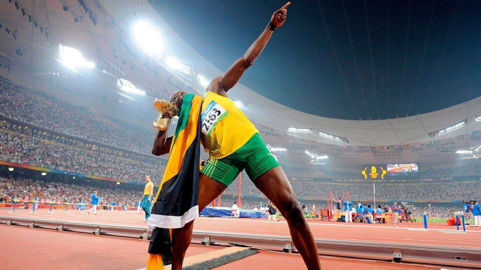 混合泳新星闪耀全国锦标赛，老将稳健新人崛起引关注