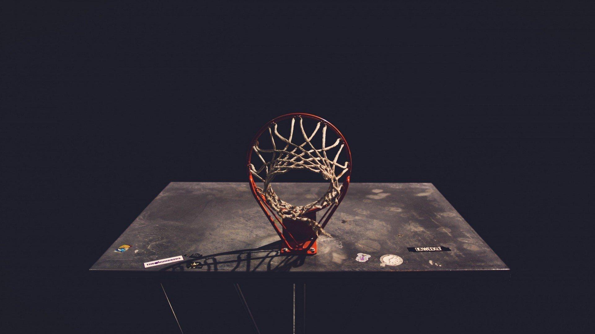 欧冠巅峰对决，皇马逆转曼城挺进决赛，本泽马梅开二度封神